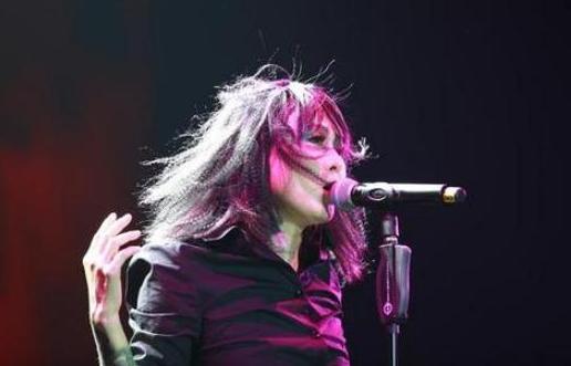 16岁闯北京18岁痛失左眼23岁被强制戒毒摇滚天后罗琦还好吗