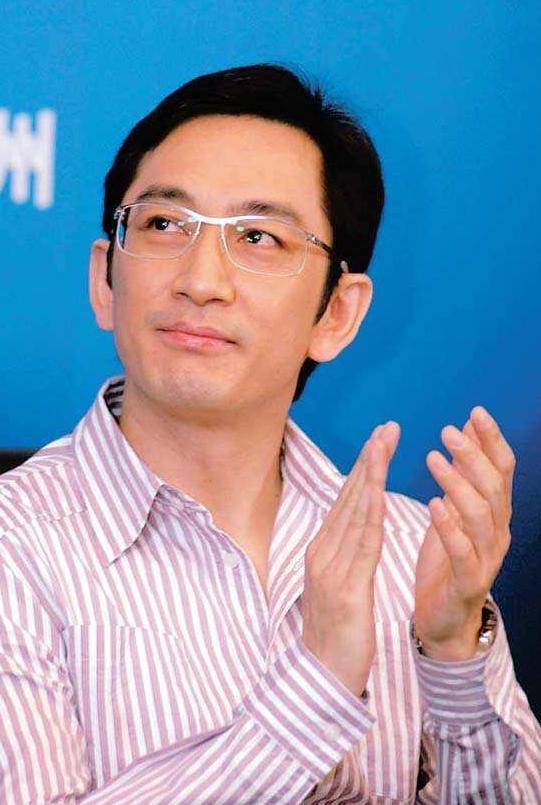 27岁娶泰国富婆,2婚小21岁娇妻被7年败光5亿,56岁再无知心人?