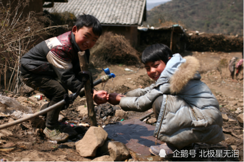 喝上安全健康饮用水培养山区孩子们的健康饮水习惯