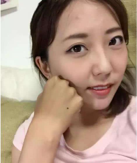 她是吴京最疼爱的妹妹因女扮男装而走红31岁美成这样却还单身