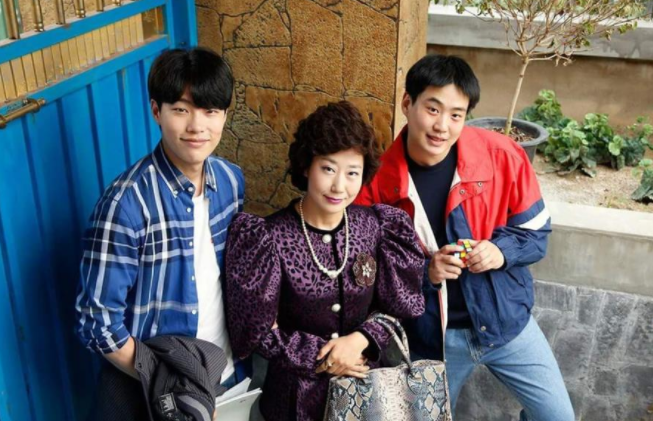 全韩理想型豹子女士罗美兰 背巨债高龄进演艺圈 用了年才红 腾讯新闻