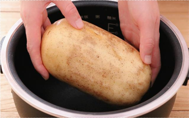 春天要常吃这菜 洗净扔进电饭锅里 浇点料汁焖一锅 好香啊 腾讯新闻