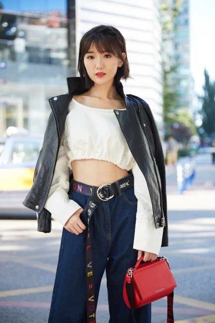 离开陈翔之后毛晓彤在创造营2021舞台状态大好曾经被生父逼要5000万