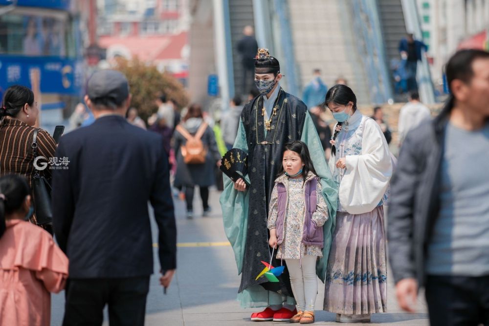 当步行街遇上汉服这样的台东你可见过