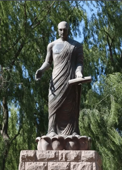 如来为佛的梵名意译鸠摩罗什率先在翻译时使用