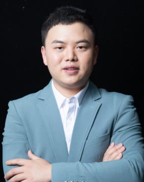 身为地产企业的"大小姐",背景家境优越,为何嫁给"穷小子"?