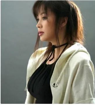 因丈夫动粗为了儿子净身出户,重返娱乐圈后大火,今53岁仍惊艳|于小慧