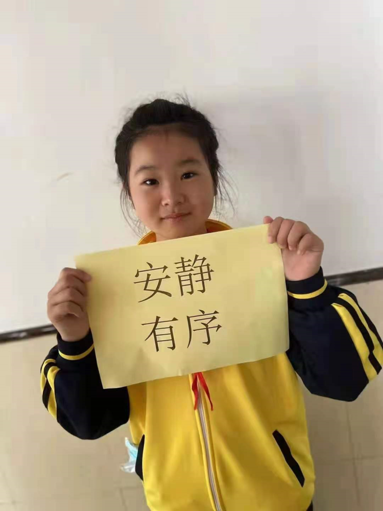 上的女孩叫王智尧,12岁,于4月10日19:40左右在吉林市雾凇大桥附近走失