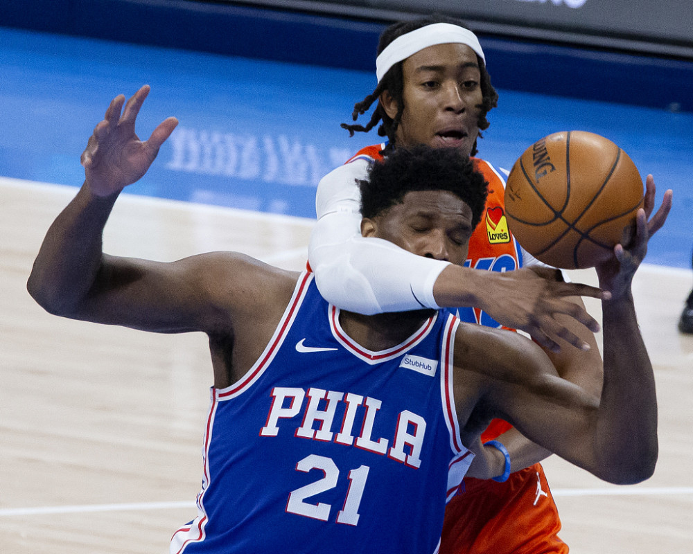 NBA综述：费城重回东部第一 米切尔42分爵士胜国王 坎特24＋30