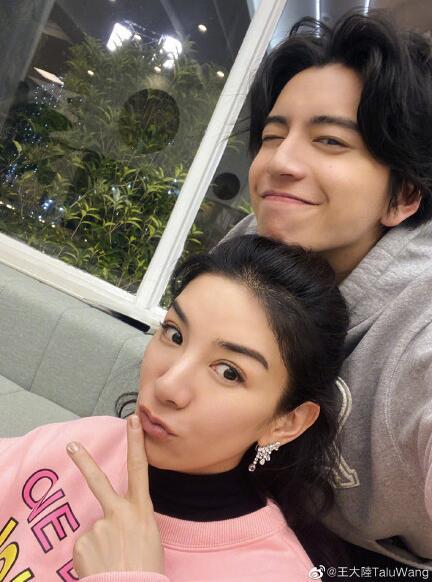 王大陆发文告别怦然再心动预约王子文婚礼伴郎