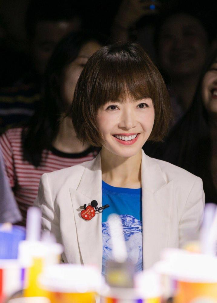 90年代15位央视当家主持今昔照倪萍变化大杨澜依然美鲁豫判若两人