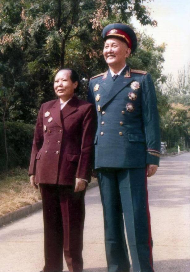 中国唯一六星上将如今妻子百岁高龄后代如今现状如何