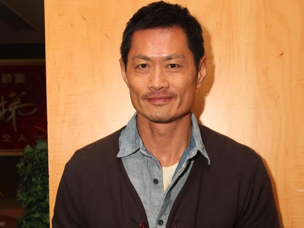 57岁黄德斌多次约会前女友小16岁妻子毫不知情夫妻婚后无儿女