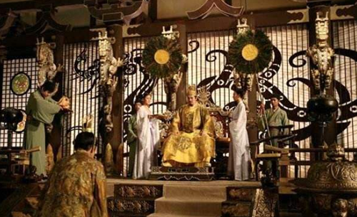 中国历史上只有一位皇帝不称朕,不肯坐龙椅,并且远离后宫嫔妃