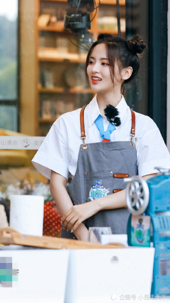 杨超越第7期中餐厅第四季剧照