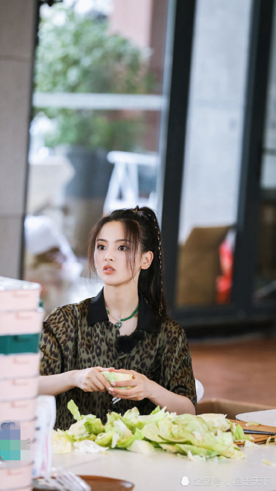 杨超越第7期中餐厅第四季剧照