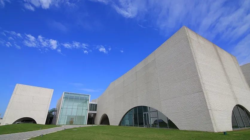 除了两海两电一桥,还有中央美术学院中法艺术学院,上海交通大学中英