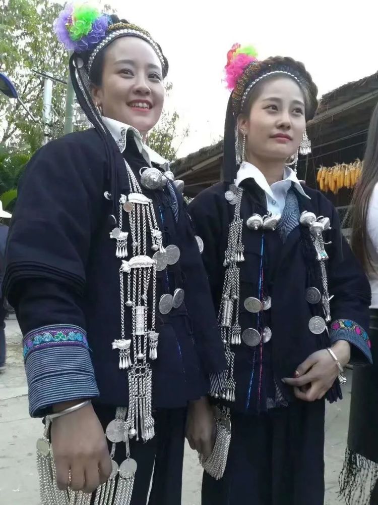 寻根红河县▏中草药染出来的哈尼族服饰很漂亮一起去了解