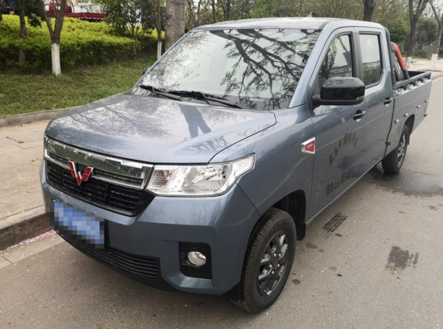 男孩子的座驾,手握7w开走顶配,好看又大,越野 自驾 拉货都合适|五菱