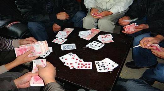 在农村有人整天打牌喝酒从不担心缺钱花这是为什么