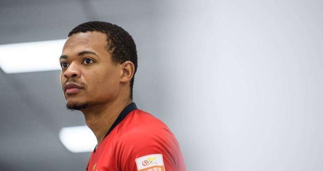 官方深足与外援普雷西亚多解约效力4年打入57球