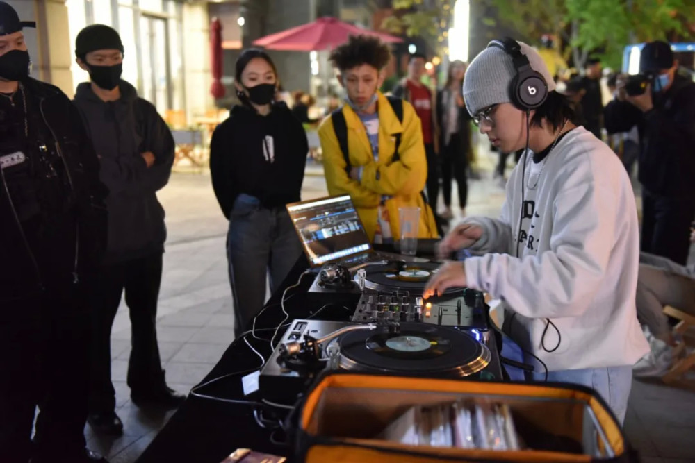 梦幻最撩人的夜晚就在济南的最新打卡地快去嗨起来