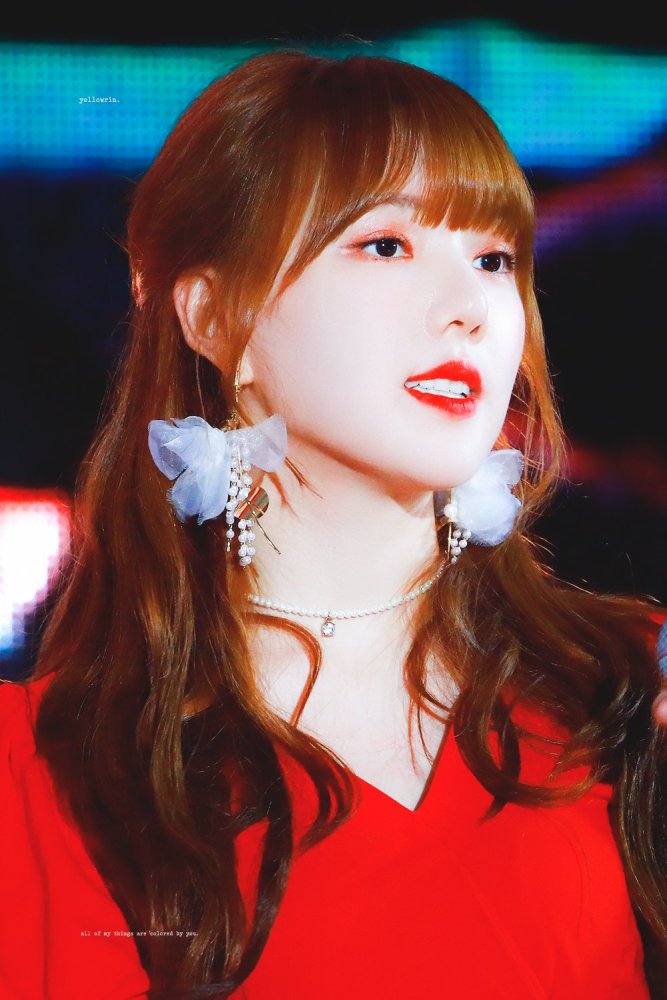 人间维他命——somi:人间四月——金智秀(blackpink):人间芭比