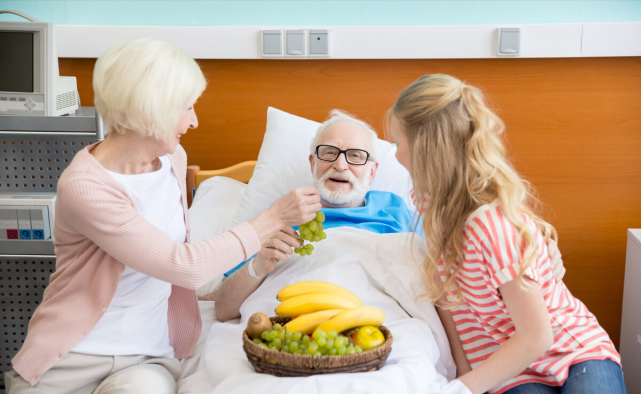 去医院探视病人带什么礼物最合适医生忠告3种东西最好别带