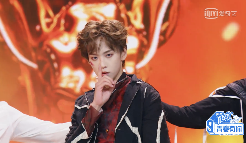 余景天粉丝后援会遭人民网点名,偶像压力大,得失心重!