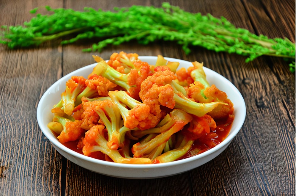 花菜搭配番茄,最经典吃法,做法简单,大人小孩都爱吃_腾讯新闻