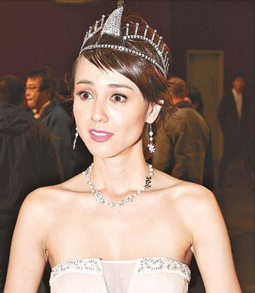 破产亚姐韩君婷为母治病负债40万靠朋友买盒饭想过要饭为生