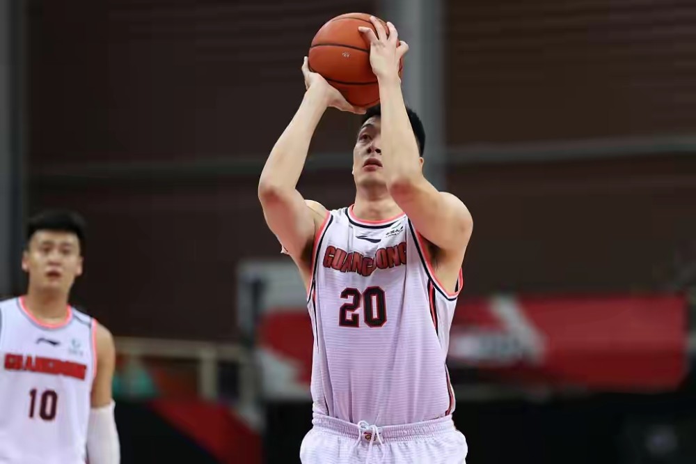 广东三消息任骏飞状态梦游赵睿崴脚无大碍缺少一个组织者