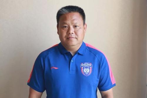 中国足球留洋第一人,兴宁一县六国脚之一,谢育新