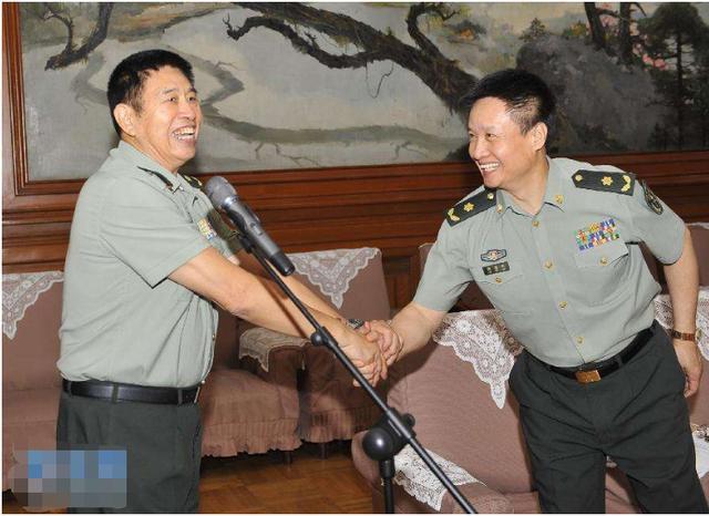 殷秀梅结婚当天就想离婚,后嫁国外不改国籍,如今她前夫怎么样了?