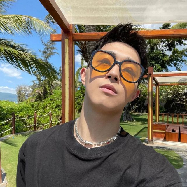 男生头像/足够自信