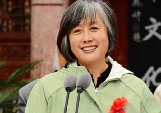 《曲苑杂坛》汪文华,因得罪姜昆被封杀?婚后守活寡17年今现状如何