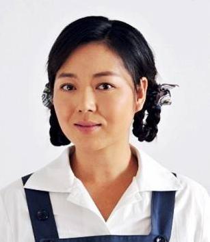 1997年,2002年,分别被梅婷陈小艺抢走角色的王茜华,今怎样了?