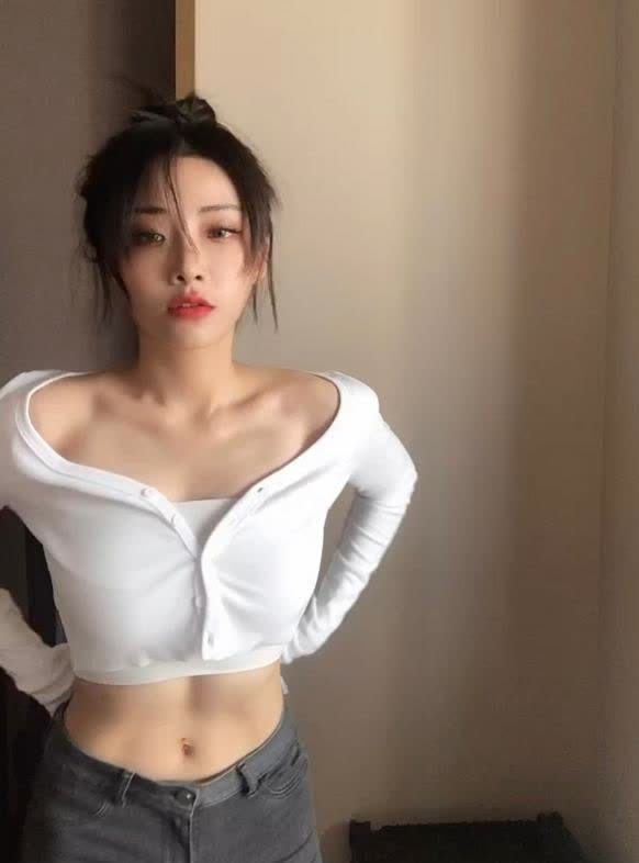 喻言身材有多好穿丝袜秀出女团腿thenine腿精非她莫属