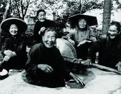 新时代沂蒙六姐妹,齐头并进助力脱贫攻坚_腾讯新闻