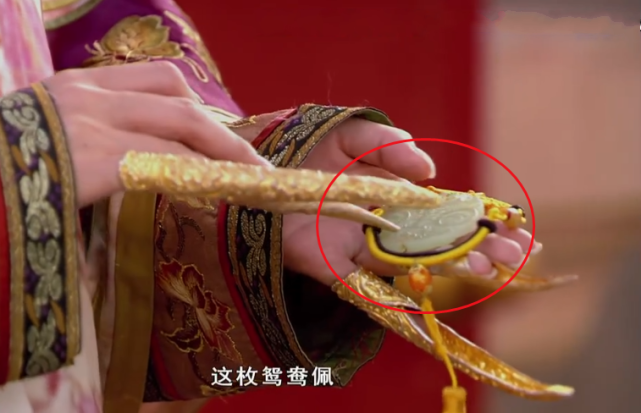 甄嬛传:皇上把纯元玉佩送给玉娆,谁注意他说了什么?苏培盛直呼无语