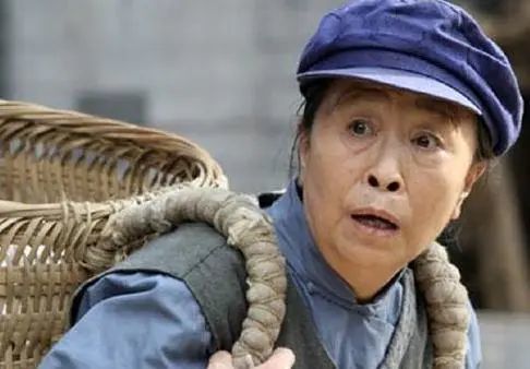 82歲的醜娘張少華女兒卻美貌如花女婿是大家熟悉的男星