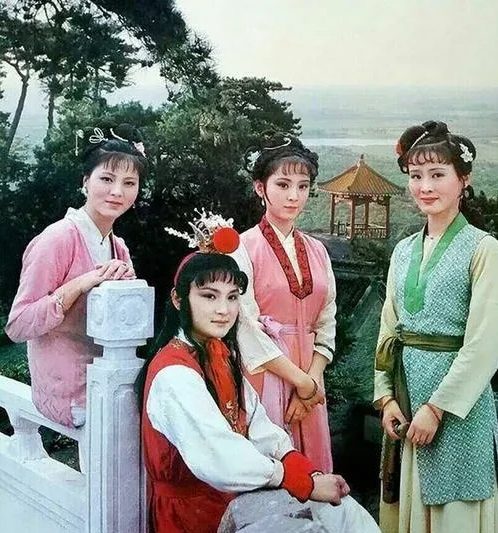 红楼梦作者为什么把 勇 字给了晴雯 病补孔雀裘不是勇 晴雯身世才是勇 腾讯新闻