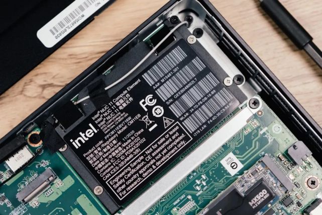 英特尔NUC 11 Compute Element评测：用简约设计 完成了复杂任务_腾讯新闻