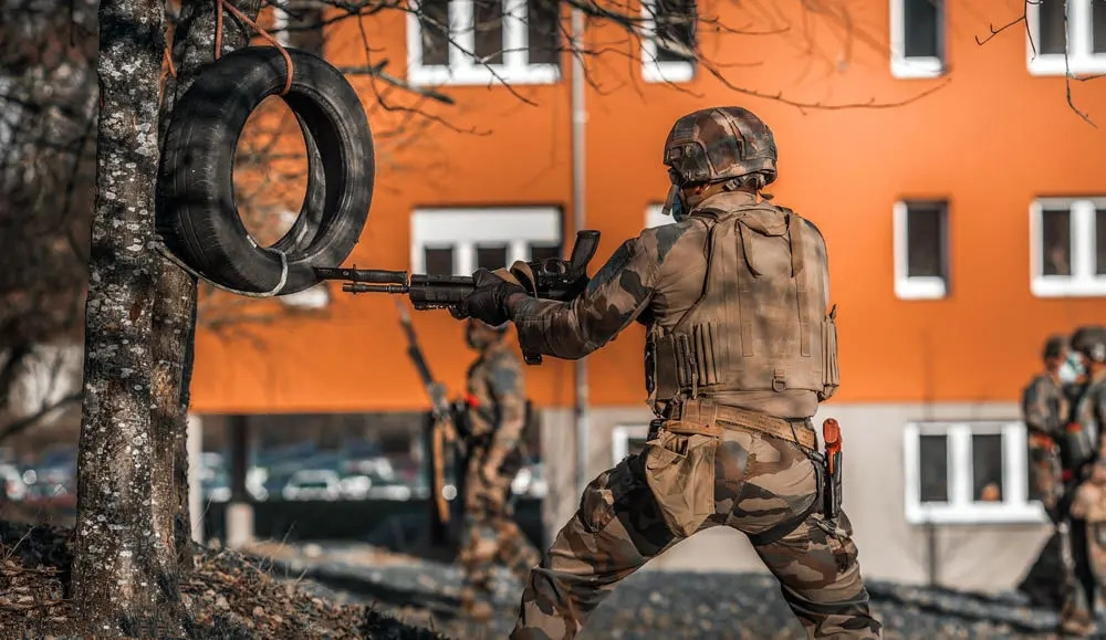 法国陆军近战训练hk416步枪配套刺刀已列装全新刀尖突出穿刺能力