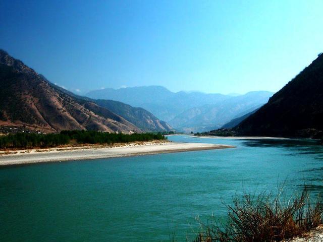 长江与黄河都是大河,为何长江口形成了