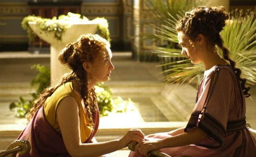 屋大维此前娶过两个妻子,他的小公主茱莉亚正是前妻斯克里波尼亚所生.