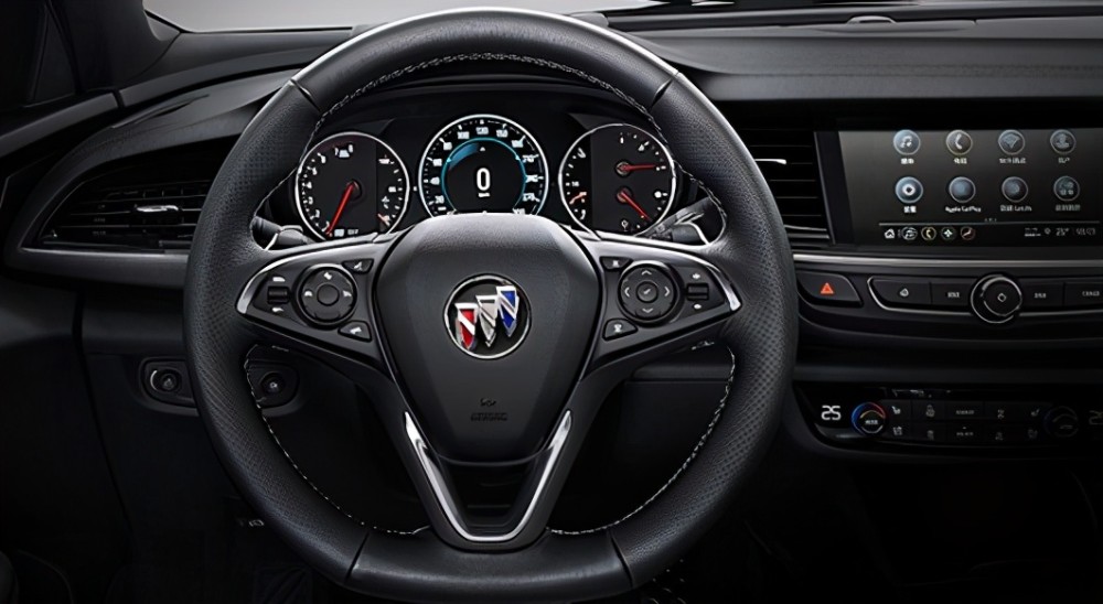 内饰方面,别克君威gs采用红色缝线搭配纯黑的一体式运动座椅.