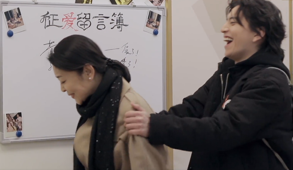 德艺双馨倪萍录完节目关掉场地所有灯对王大陆的告别暴露涵养