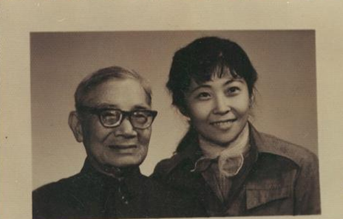 权桂云为茅以升生下了一个女儿,取名为茅玉麟.