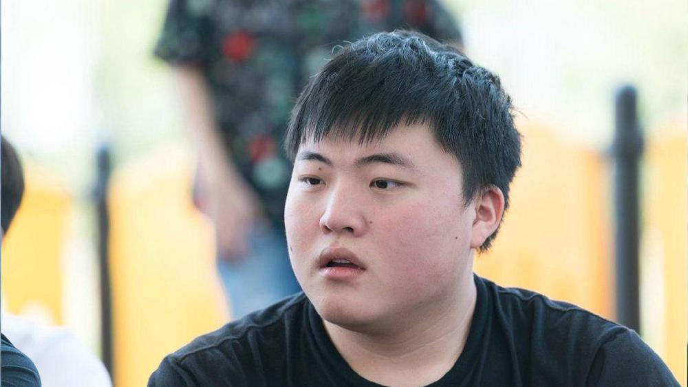 简自豪抛弃事件持续发酵uzi两句话道尽心酸网友怒了